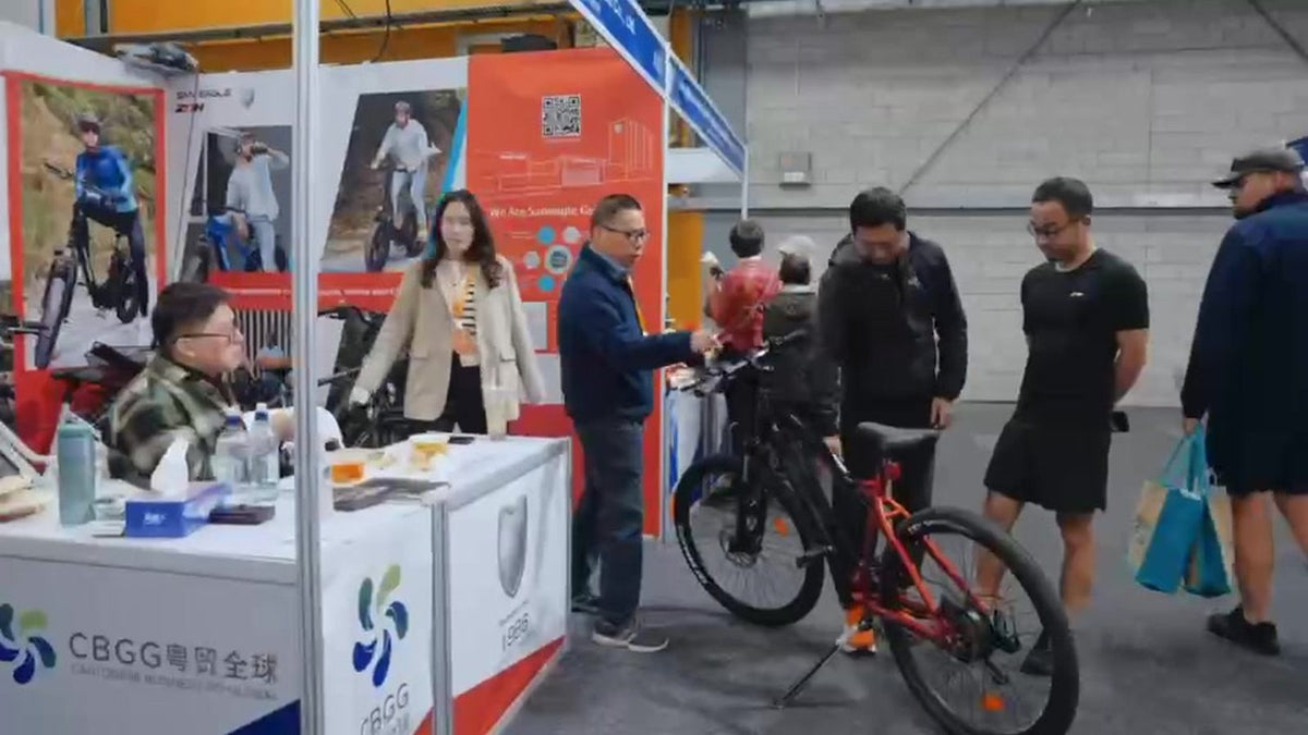 Exhibition visitors at the New Zealand–China Products Expo